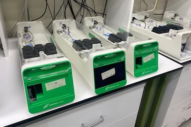 Presentan el primer ordenador orgánico comercial que funciona con cerebro humano: “Un cuerpo en una caja”