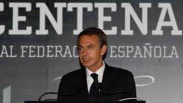Zapatero: "Es heroico, estará en la historia de España"