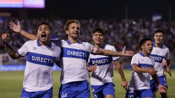 Futbol, Universidad Catolica vs Union Espanola.
Sexta fecha, campeonato 2018.
El jugador de Universidad Catolica Jose Pedro Fuenzalida celebra con sus compaeros despues de convertir un gol contra Union Espanola durante el partido de primera division d