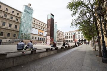 Hasta convertirse en 1990 en el Museo Nacional de Arte Contemporáneo Reina Sofía, el recorrido de este edificio, y su emplazamiento, está lleno de leyendas y de historias truculentas.  Ascensores que suben y bajan apagados, gritos, ruidos extraños 