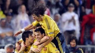 Puyol y Villa llegan hoy a Kiev para apoyar a sus compañeros.