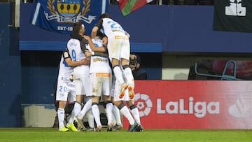 1x1 del Alavés: Joselu desatasca un partido trepidante y da la primera victoria a domicilio