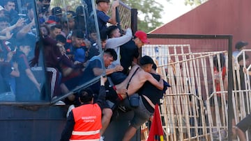 Los graves incidentes que retrasaron el duelo entre Unión y la U