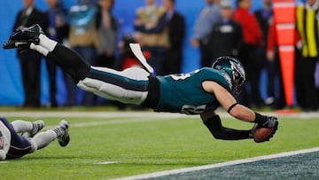 ¿Por qué la recepción de Zach Ertz sí fue touchdown y la de Jesse James no?