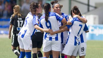 El Sporting de Huelva celebra un gol.