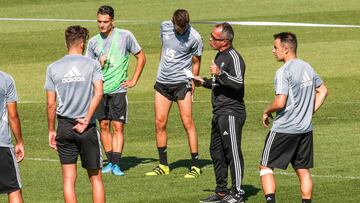 09/10/2019 CADIZ CF ENTRENAMIENTO DEL C&Atilde;DIZ EL TECNICO ALVARO CERVERA