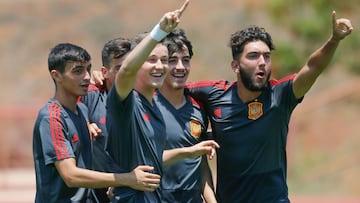 La Selecci&oacute;n Sub-17 durante el entrenamiento de ayer en Brasilia. 