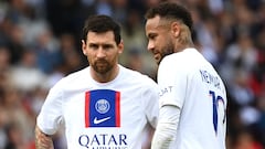 Paris Saint-Germain's Argentine forward Lionel Messi (L) and Paris Saint-Germain's Brazilian forward Neymar (R) look on during the French L1 football match between Paris Saint-Germain (PSG) and Stade Brestois 29 (Brest) at the Parc des Princes Stadium in Paris on September 10, 2022. (Photo by FRANCK FIFE / AFP)