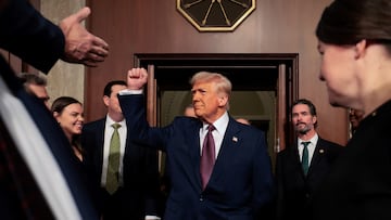 Trump se dirigió por primera vez a una sesión conjunta del Congreso para reconocer sus logros y agenda legislativa.