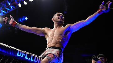 Tony Ferguson gana a Kevin Lee en el UFC 216 y Demetrious Johnson derrota a Ray Borg.