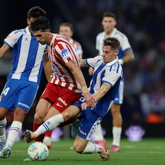 Pol Lozano saca la escoba