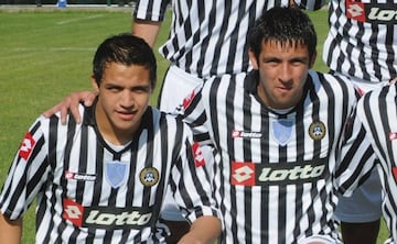 Alexis Sánchez y Mauricio Isla en el Udinese 2008.