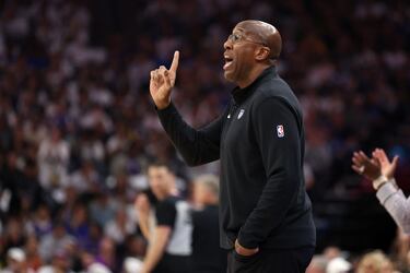 Are the Kings eliminated if they lose against the Pelicans in the play-in game?