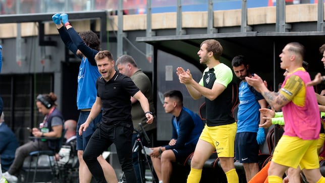 El Andorra de Piqué destituye a su entrenador