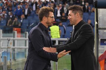 Saludo entre Eusebio Di Francesco y Diego Simeone.