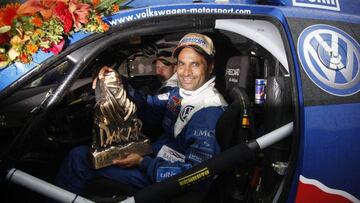 Nasser Al Attiyah en el Wolkswagen con el que ganó el Dakar en 2011.