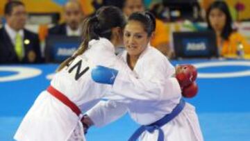 Gabriela Bruna celebr&oacute; la plata en -50 kilos.