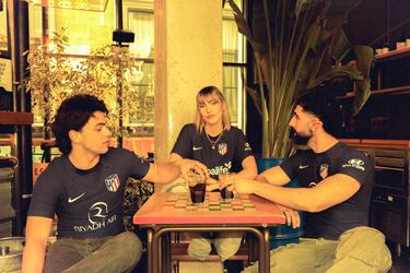 "Su diseño expresa toda la energía de una ciudad que se ilumina con luces y sonidos y presenta unos detalles que le confieren un carácter atrevido y distintivo".