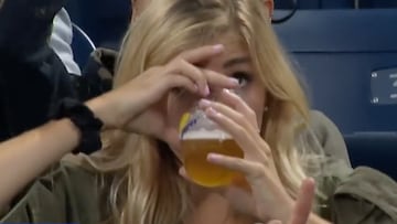 The US Open sees innumerable outstanding feats on the courts, but this time a woman in the audience also delivered an impressive performance.