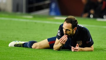 Juanfran breaks tooth in clash with Neymar