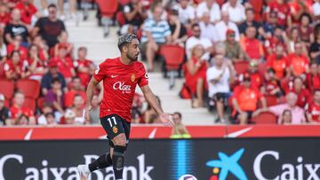Jaume Costa en una acción del partido Mallorca-Villarreal se la segunda jornada.
