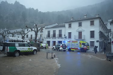 Estragos de la borrasca Leonardo a su paso por Grazalema, Cádiz.