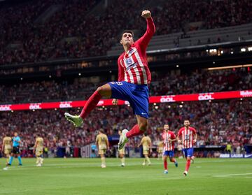 El jugador del equipo madrileño, Morata, celebra el primer gol al Granada. 