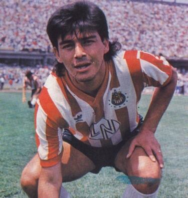 Después de permanecer tres años en el Guadalajara, Gerardo Silva dejó a los rojiblancos y se pintó de azulcrema. Con el América no pudo despuntar. Tras una temporada sin mucho éxito se fue al Puebla. 