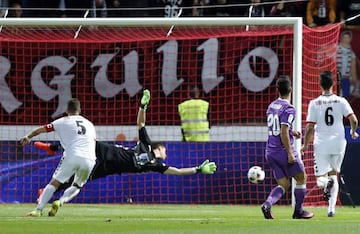 Asensio (second right) looks on as his first-half shot finds the net at the Reino de León.