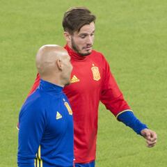 Saúl deja la Selección y Monreal sustituye al lesionado Alba