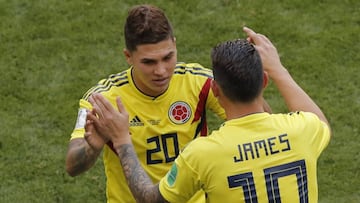 Juan Fernando Quintero y James Rodr&iacute;guez en un partido de la Selecci&oacute;n Colombia