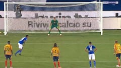 Le adivinaron el lado: el penal que Pulgar falló ante el Lecce