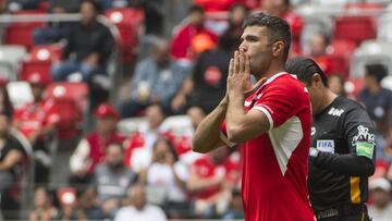 El vicepresidente de Independiente de Avellaneda comentó que el delantero no quiso bajar su sueldo para volver al club sudamericano.