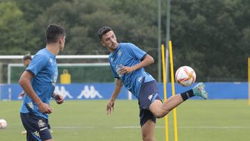 Alberto Quiles en un entrenamiento con el Deportivo en Abegondo.