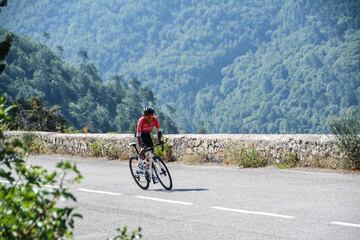 Nairo Quintana entrena en las carreteras de Mónaco tras volver a Europa en el vuelo del deporte colombiano. El ciclista del Arkéa-Samsic piensa en el Tour de Francia.