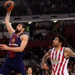 Un Barcelona renacido hunde al Olympiacos en Atenas
