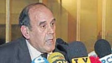 <b>RECTIFICÓ. </b>Fermín Casquete, en una conferencia de prensa.