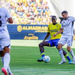 El centro del campo del Cádiz, a debate