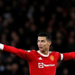 Cristiano Ronaldo arrives for United talks with zero offers on the table