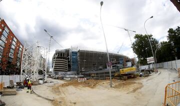 Little-by-little the 'new' Bernabéu is taking shape in the Spanish capital as the reconstruction works continue for the future home of Los Blancos.