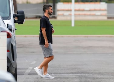 Los de Corberán entrenan en Paterna; los de Paunovic, en el hotel