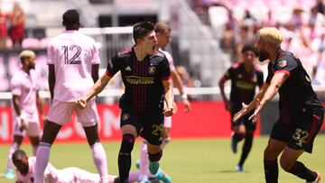 FORT LAUDERDALE, FLORIDA - APRIL 24: Ronaldo Cisneros #29 of the Atlanta United celebrates with George Campbell #32 after scoring a goal against Inter Miami CF during the first half at DRV PNK Stadium on April 24, 2022 in Fort Lauderdale, Florida. (Photo by Michael Reaves/Getty Images)