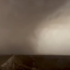 Will your phone alert of a tornado warning? What phones can do it and how to configure it