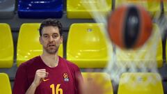 Pau Gasol durante el calentamiento.