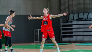 Laura Gil, pívot de la Selección, durante un entrenamiento en Liubliana (Eslovenia).