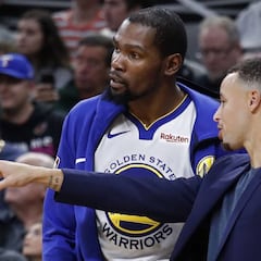 Los datos no ayudan a Durant: los Warriors ganan un 26% más con Curry solo que con él