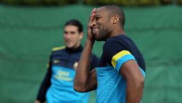 El futbolista africano, durante un entrenamiento con el Barcelona.