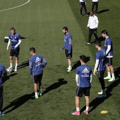 Zidane convoca a todos menos a Varane para el derbi