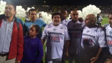 Diego Maradona en el estadio de Techo