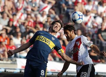 Buenos Aires, 05 NOVIEMBRE 2017, Argentina
SUPERLIGA ARGENTINA 2017
River Plata vs Boca Juniors por la 8va fecha en el Estadio Monumental.
Pablo Perez de Boca juniors y Leonardo Ponzio de River Plate 
Foto Gustavo Ortiz